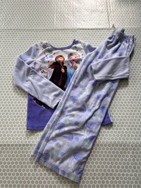 Disney Purple and Lavender Frozen Fleece Pajama Set. Size 10